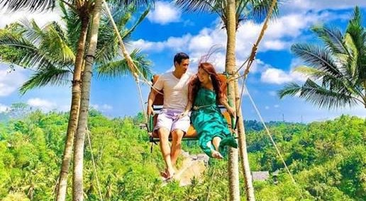 Best Couple Tour